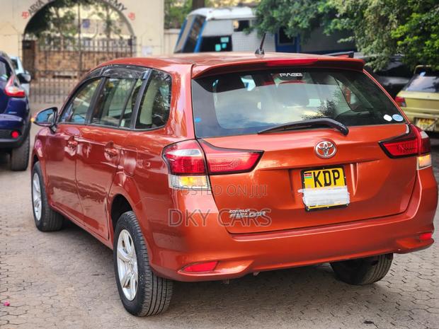 Toyota Corolla Fielder 2017 Orange