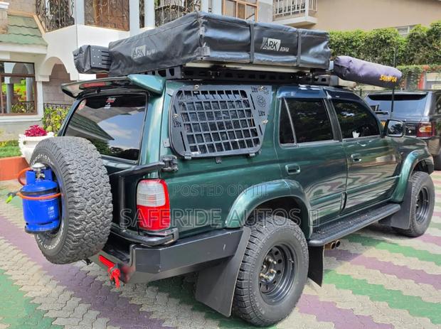 Toyota Hilux Surf 2000 Green