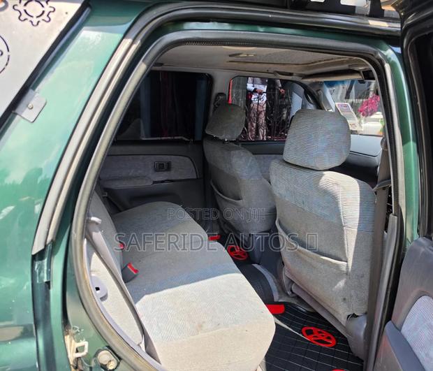 Toyota Hilux Surf 2000 Green