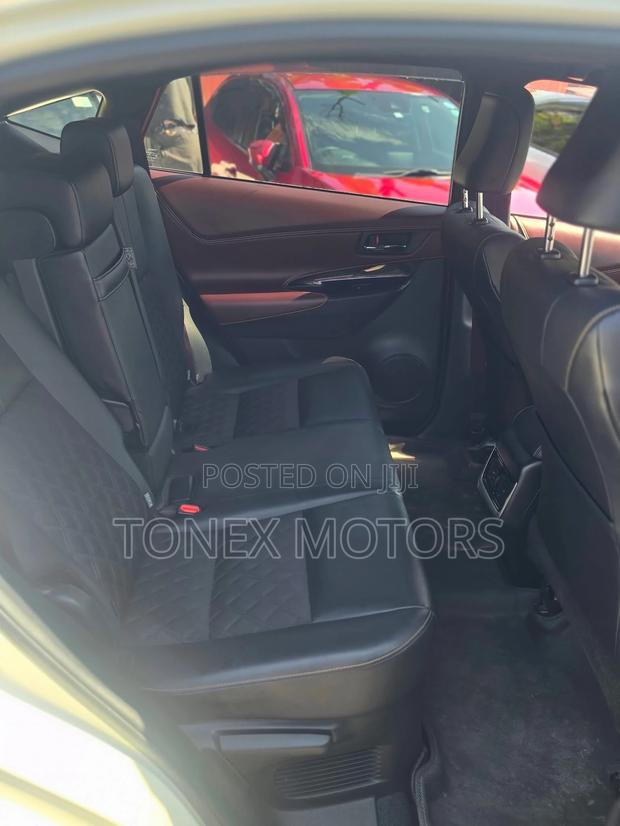 Toyota Harrier 2.0 4WD 2019 White