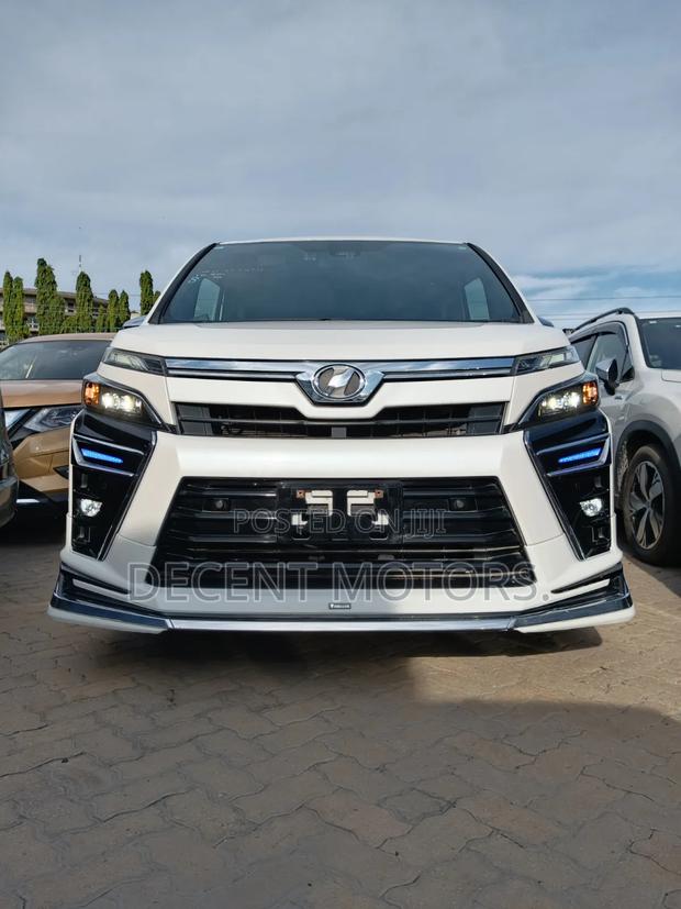 Toyota Noah 2020 White