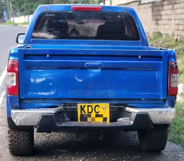 Isuzu D-MAX 2003 Blue