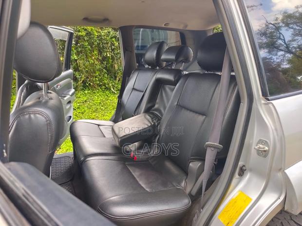 Toyota Land Cruiser Prado 2004 Silver