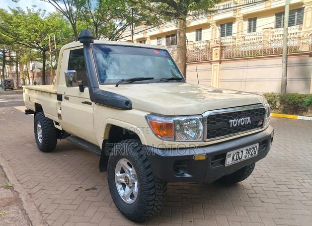 Toyota Land Cruiser 2007 Beige