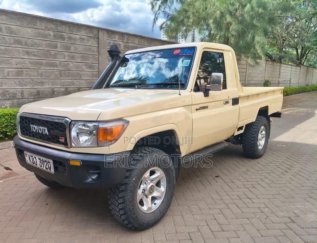 Toyota Land Cruiser 2007 Beige