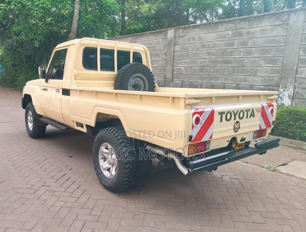 Toyota Land Cruiser 2007 Beige