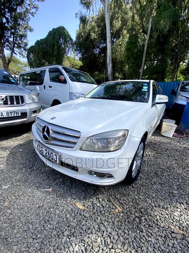 Mercedes-Benz C200 2009 White