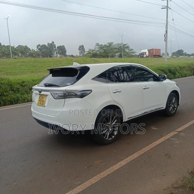 Toyota Harrier 2.0 2015 White