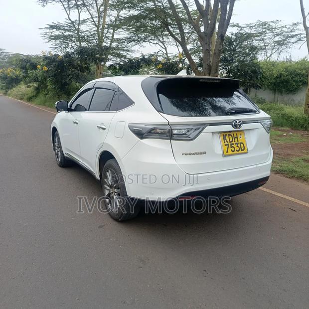 Toyota Harrier 2.0 2015 White