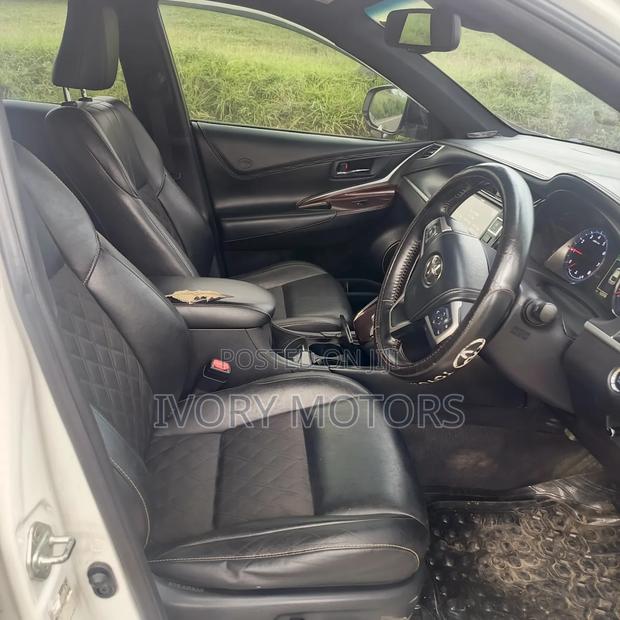 Toyota Harrier 2.0 2015 White