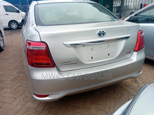 Toyota Axio 2017 Silver