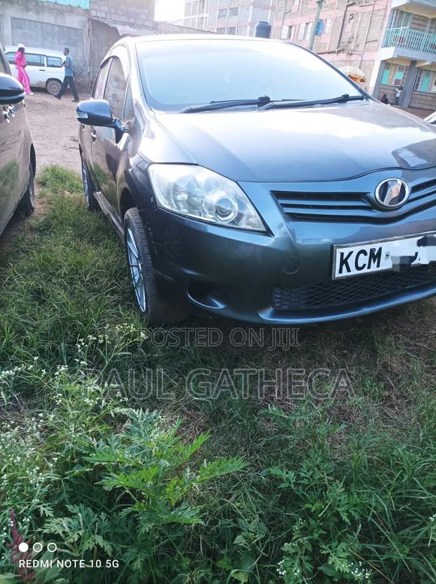 Toyota Auris 2011 Black