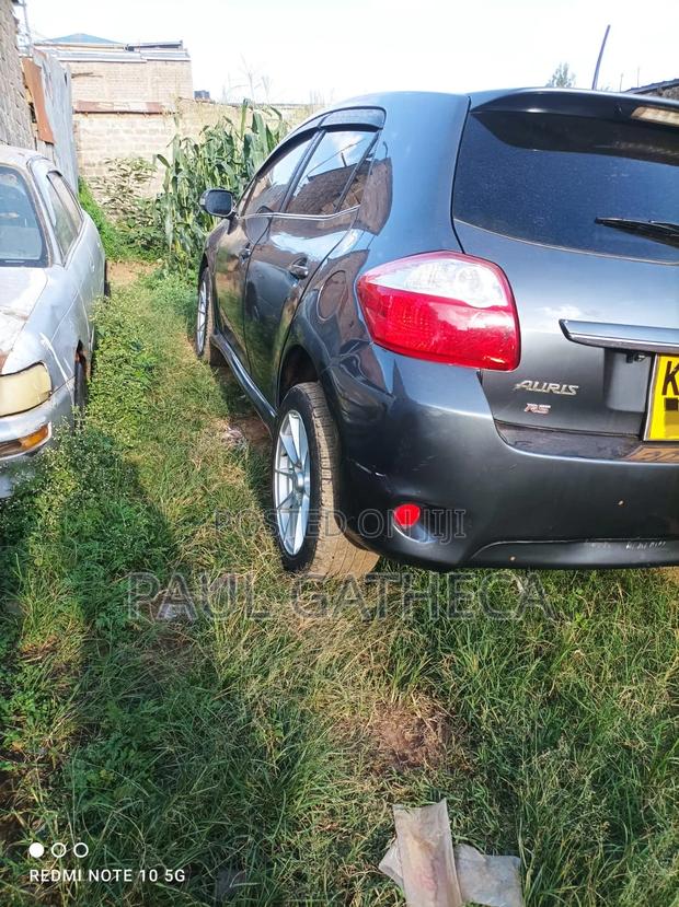 Toyota Auris 2011 Black