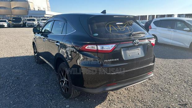 Toyota Harrier 2.0 2020 Black