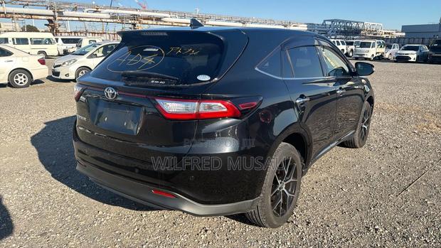 Toyota Harrier 2.0 2020 Black