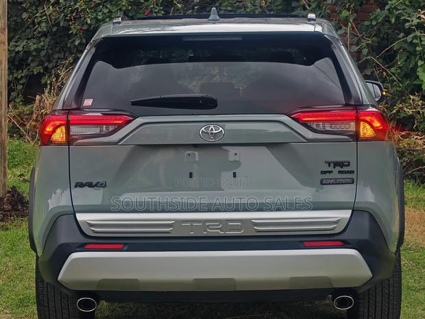 Toyota RAV4 Adventure 2021 Green