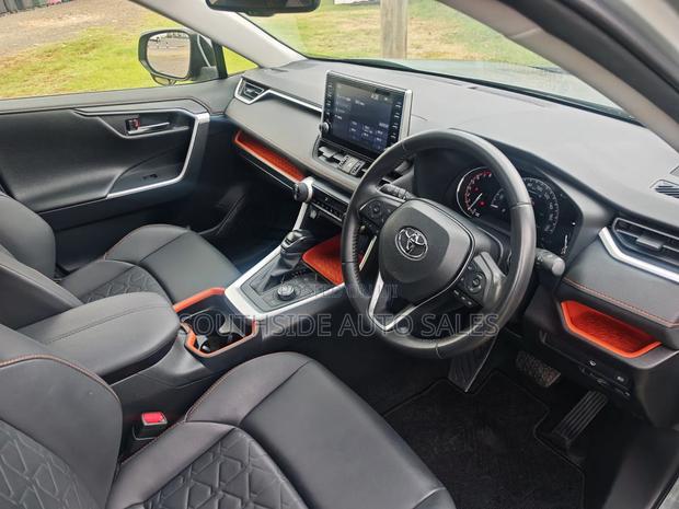 Toyota RAV4 Adventure 2021 Green