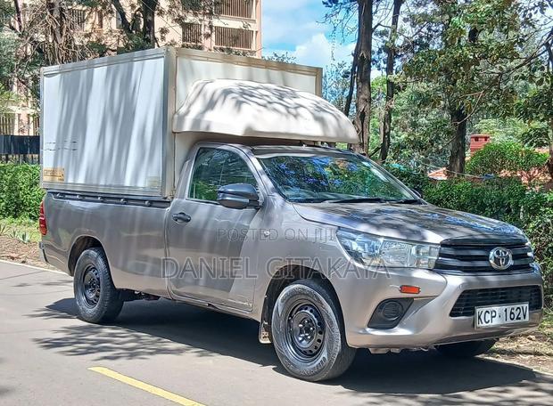 Toyota Hilux 2018 Brown