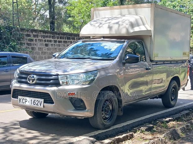 Toyota Hilux 2018 Brown