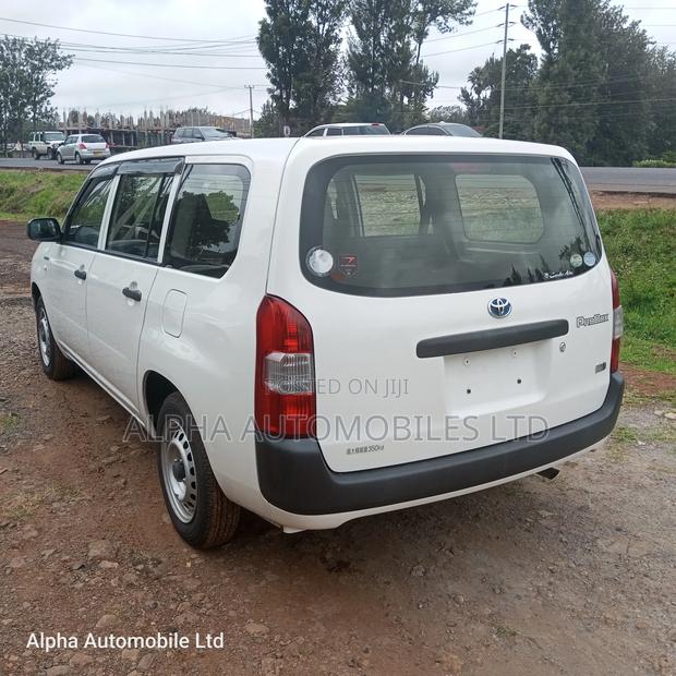Toyota Probox 1.5 Hybrid DX Comfort 2019 White