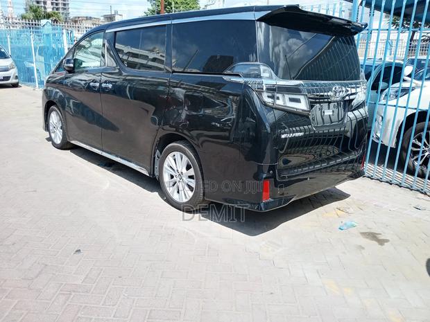 Toyota Alphard 2.5 Petrol FWD 2019 Black