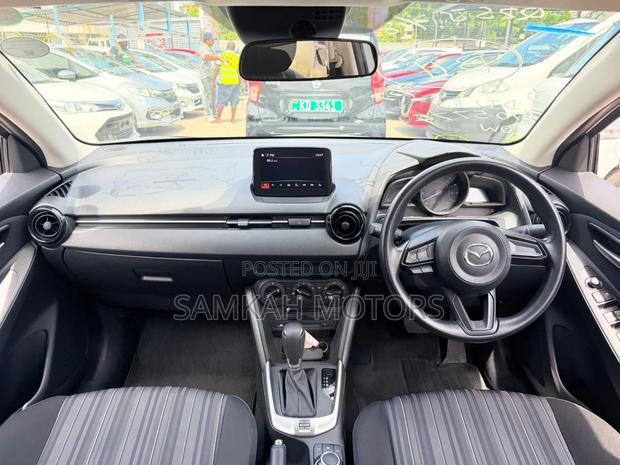 Mazda 2 2019 Silver