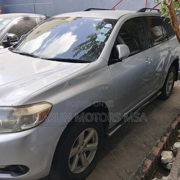 Toyota Kluger 2010 Silver