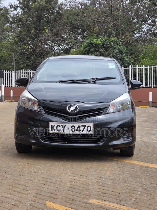 Toyota Vitz 2013 Black