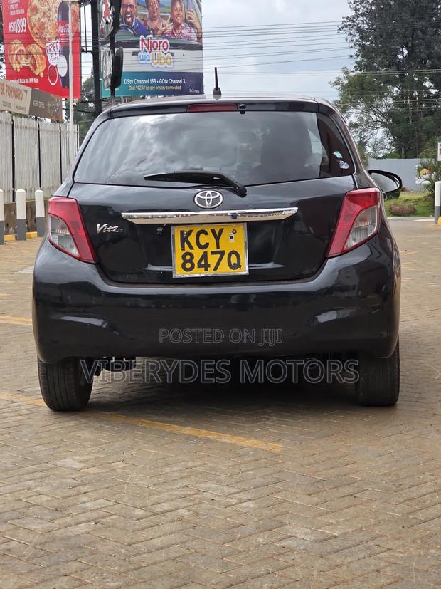 Toyota Vitz 2013 Black