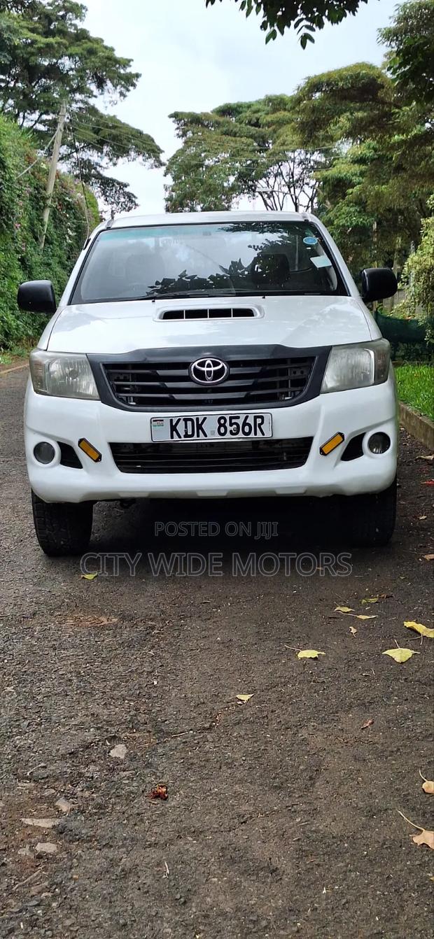Toyota Hilux 2015 White