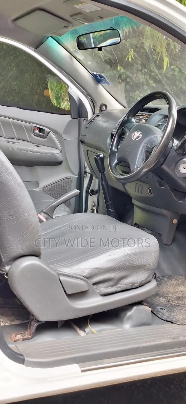 Toyota Hilux 2015 White