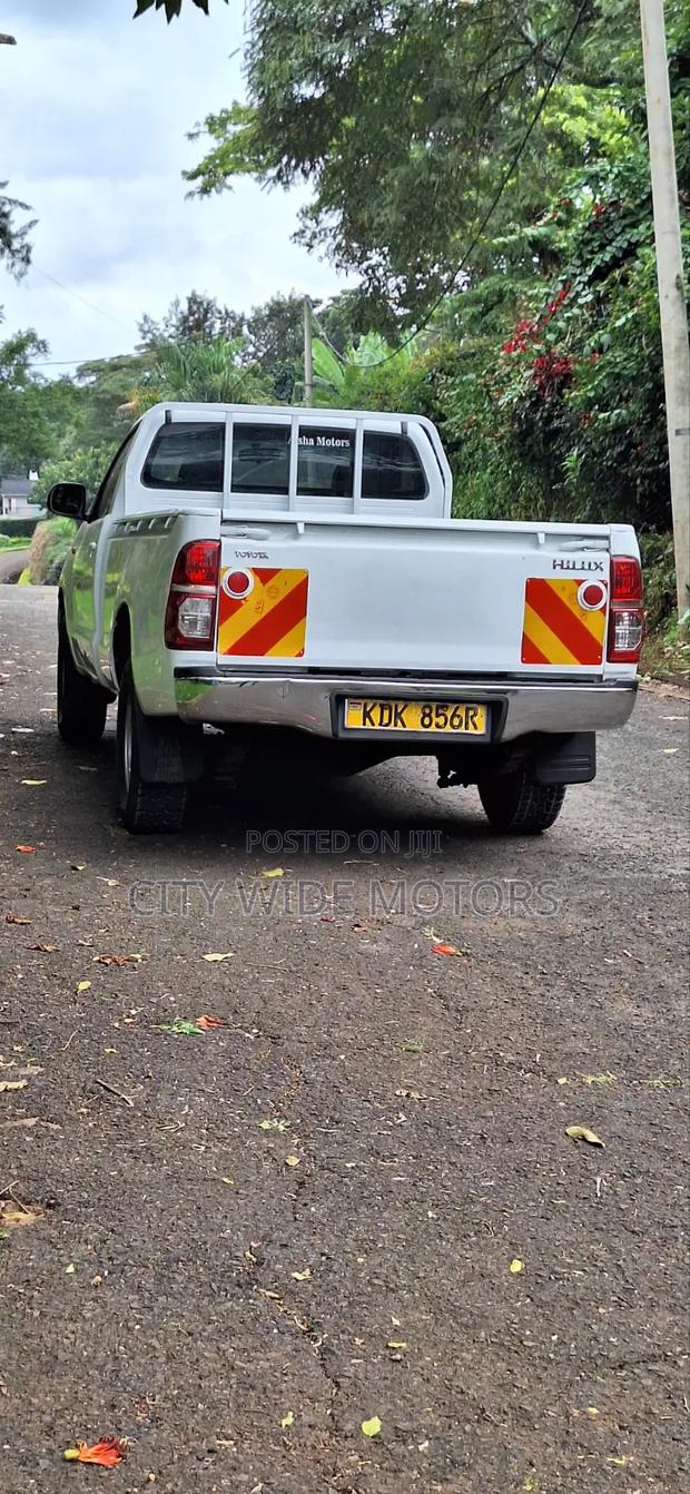 Toyota Hilux 2015 White