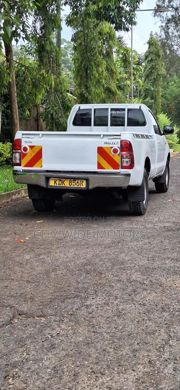 Toyota Hilux 2015 White