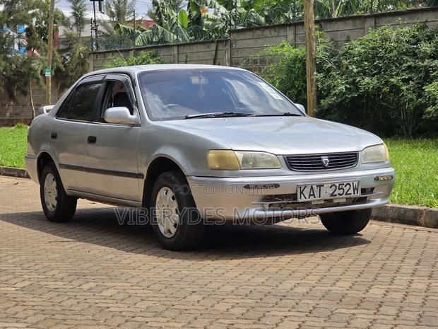 Toyota Corolla 1998 Silver