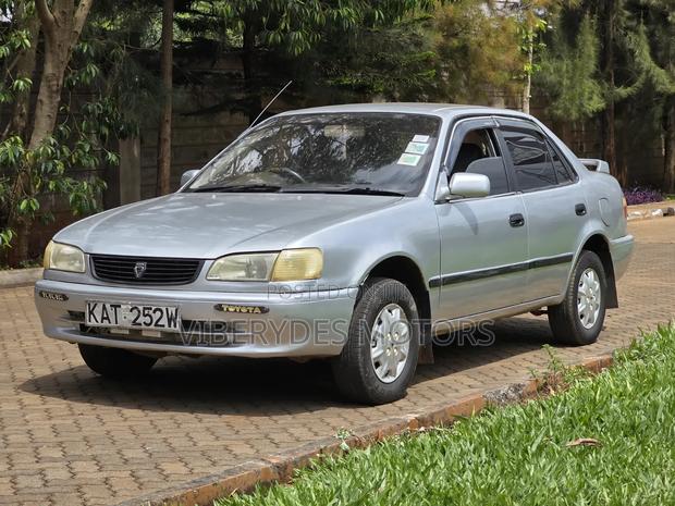 Toyota Corolla 1998 Silver