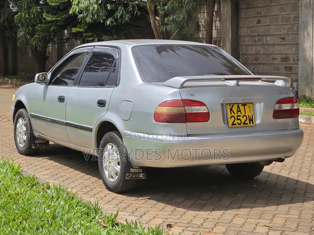Toyota Corolla 1998 Silver