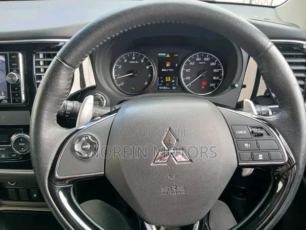 Mitsubishi Outlander 2.0 PHEV AWD 2019 Gray