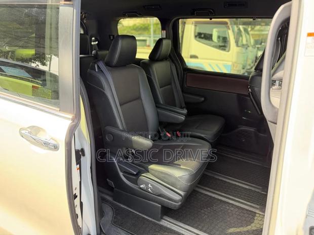 Toyota Esquire 2019 White