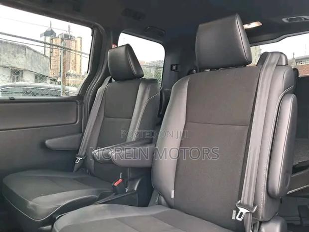 Toyota Noah 1.8 FWD Hybrid (7 seater) 2019 White