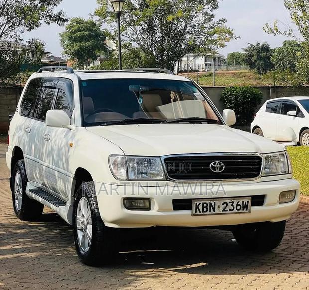Toyota Land Cruiser Prado 2004 White