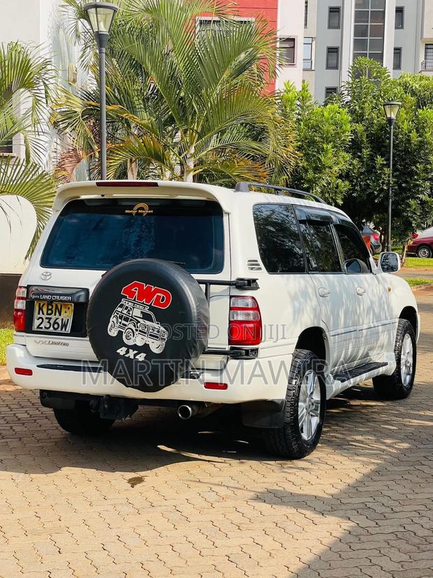 Toyota Land Cruiser Prado 2004 White