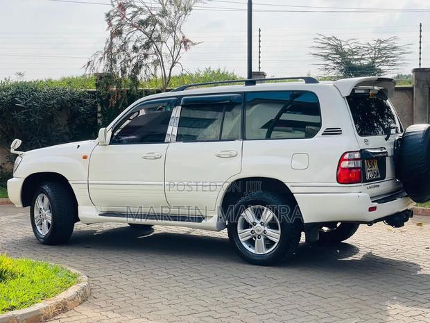 Toyota Land Cruiser Prado 2004 White