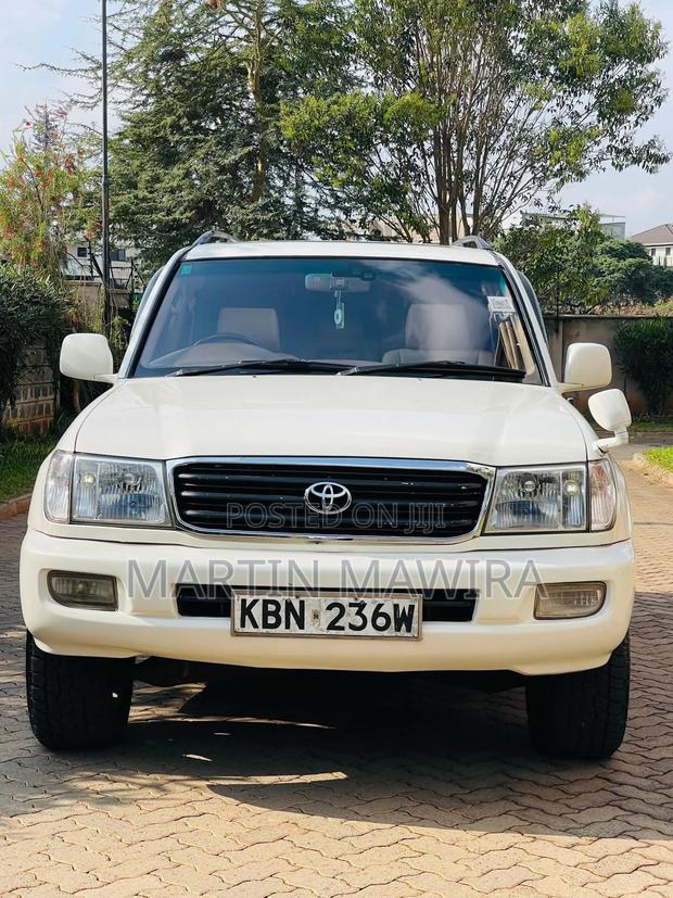 Toyota Land Cruiser Prado 2004 White