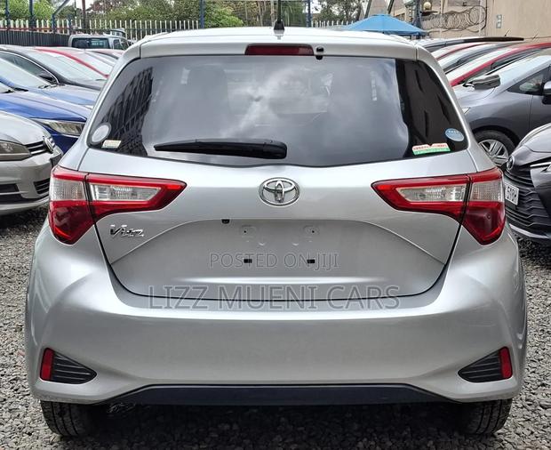 Toyota Vitz 1.0 FWD 5dr 2019 Silver