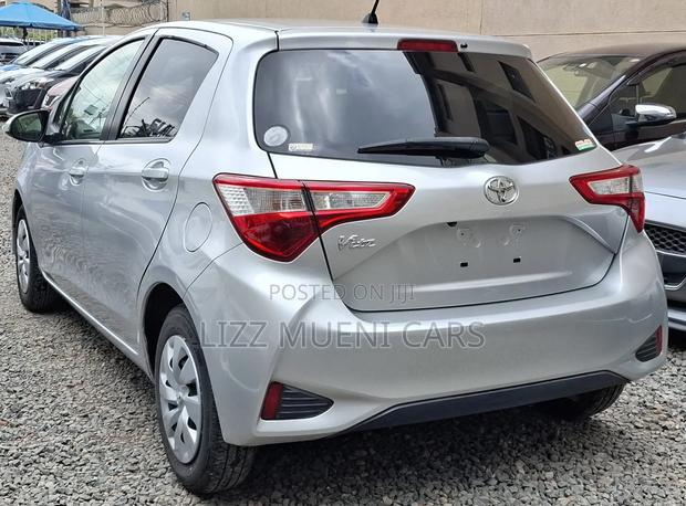 Toyota Vitz 1.0 FWD 5dr 2019 Silver
