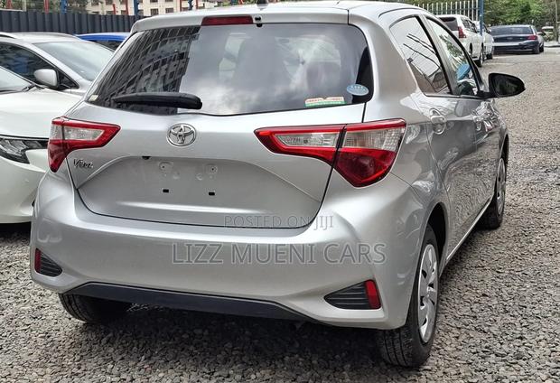 Toyota Vitz 1.0 FWD 5dr 2019 Silver