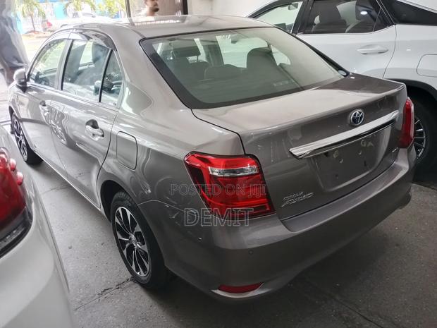 Toyota Axio 1.5 Hybrid G 2WD 2019 Gold