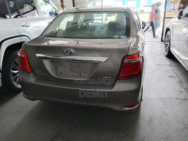 Toyota Axio 1.5 Hybrid G 2WD 2019 Gold