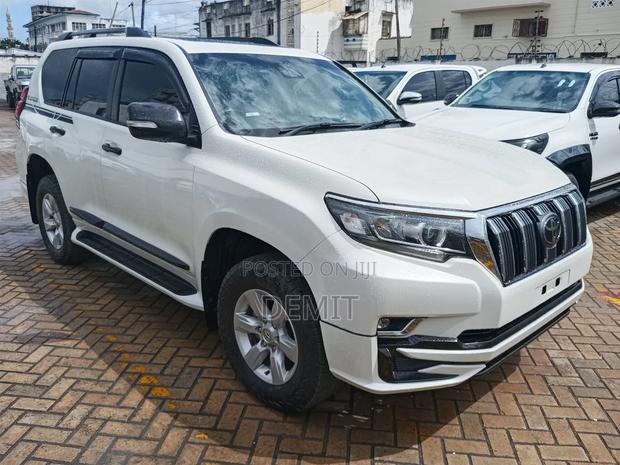 Toyota Land Cruiser Prado 2.8 2019 White