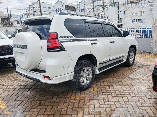 Toyota Land Cruiser Prado 2.8 2019 White